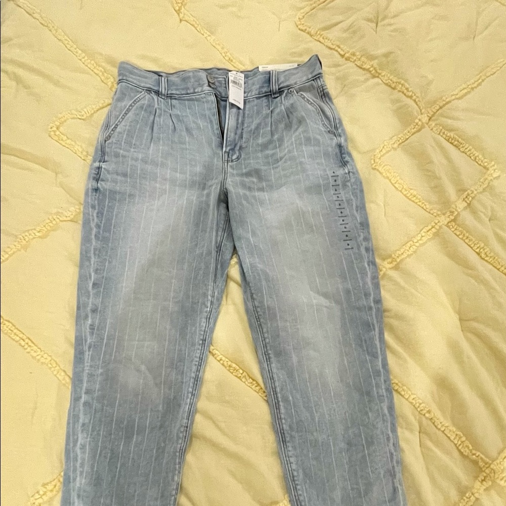 American Eagle Mom jeans